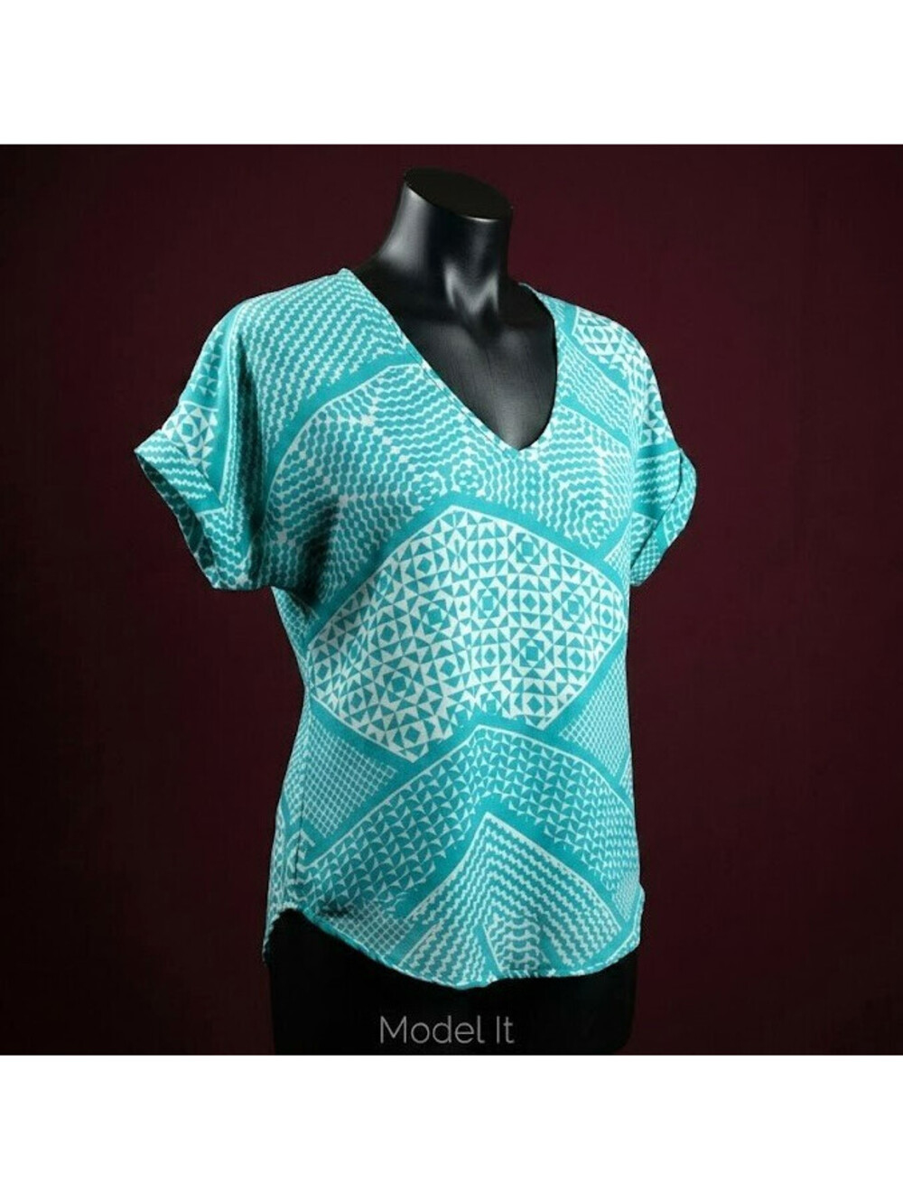 Liberty Love Women's Blouse Size M Geometric Print Teal Turquoise V-Neck Cuffed
